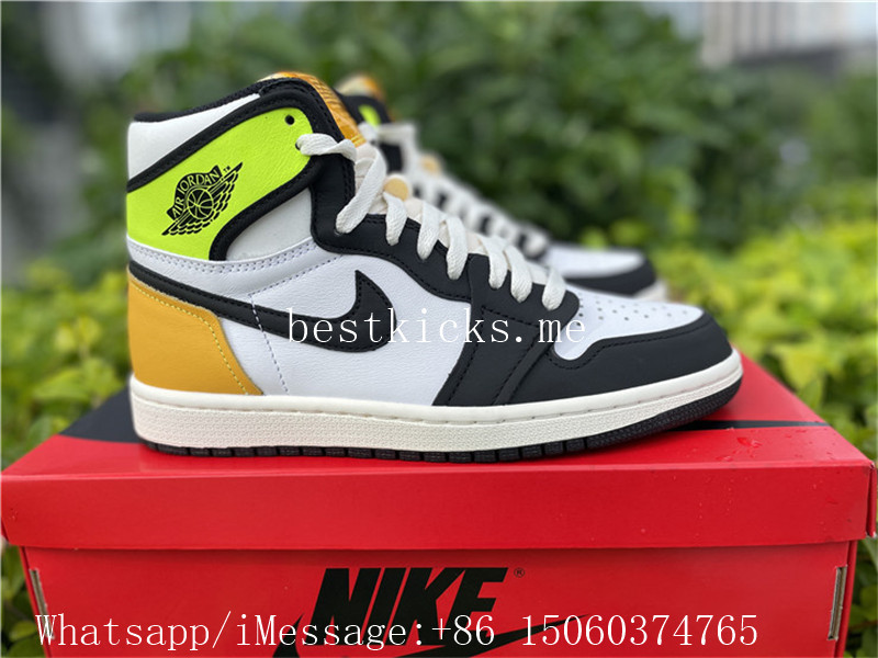 Air Jordan 1 High OG “Volt Gold“